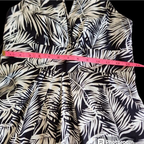 VINTAGE H&M Palm Leaf Print Halter Dress Black and White Flair Skirt fully lined - Picture 13 of 14